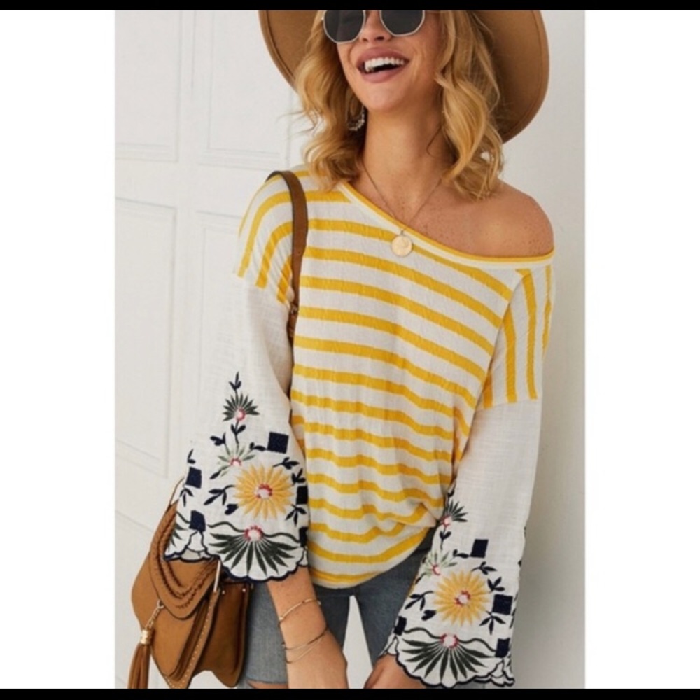 ♥️2 left Yellow striped shirt with floral sleeves